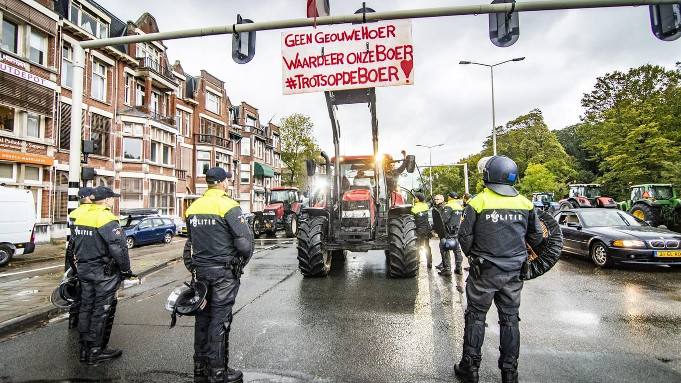 Traktoren in Den Haag: Tausende Bauern fahren ihre Traktoren am Dienstagmorgen nach Den Haag.