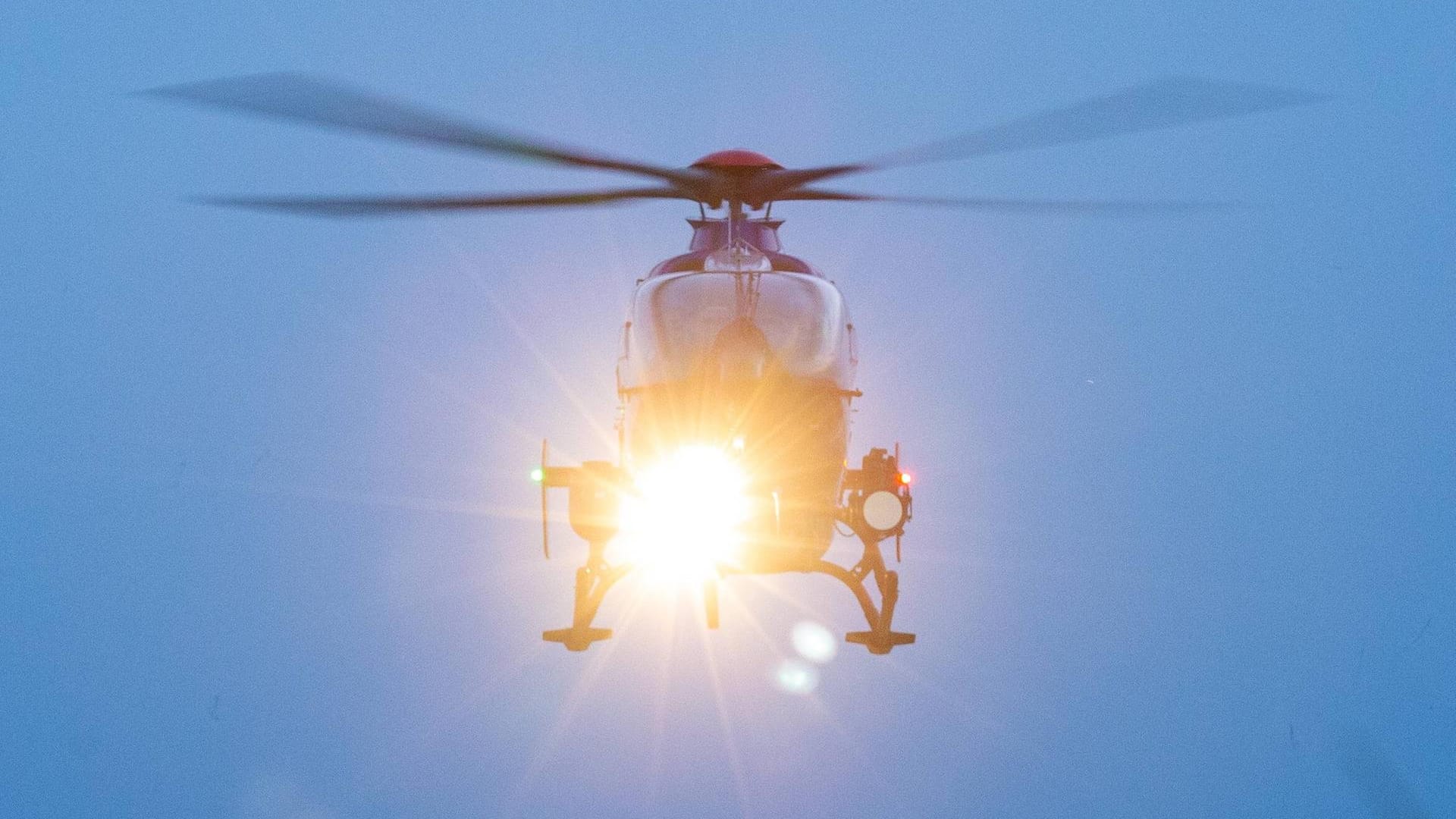 Ein Polizeihubschrauber im Einsatz: Auch bei dem Einsatz in Oberhausen wurde Luftunterstützung angefordert.