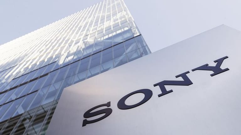 Das Foto zeigt den Eingang zur Firmenzentrale: Sony rüstet sich für den schärferen Wettbewerb im Cloud-Gaming.