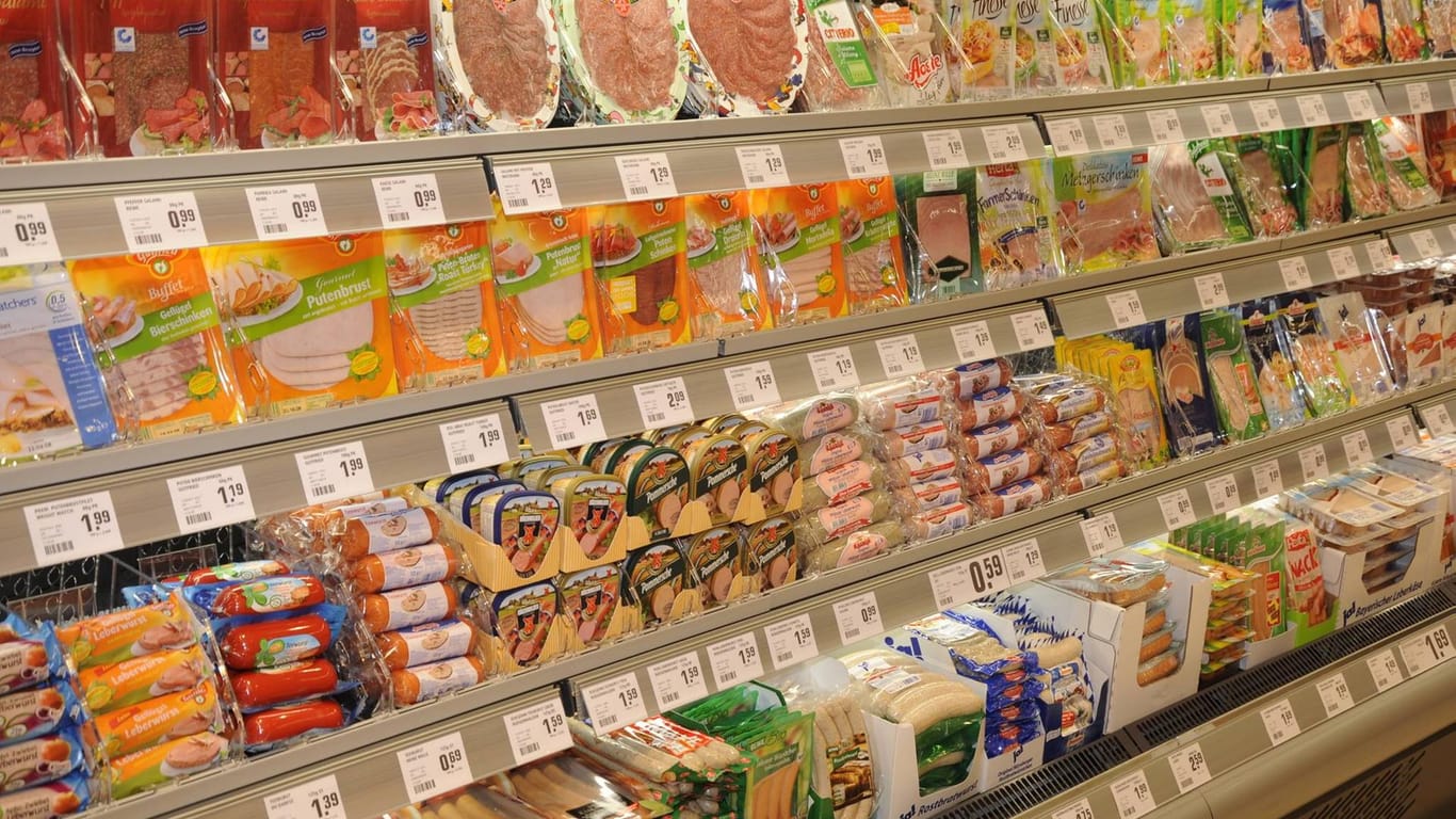 Wurstwaren im Supermarkt: Durch die Fusion aus Reinert und Kemper wird der nach Umsatz zweitgrößte deutsche Wurstproduzent geschaffen.