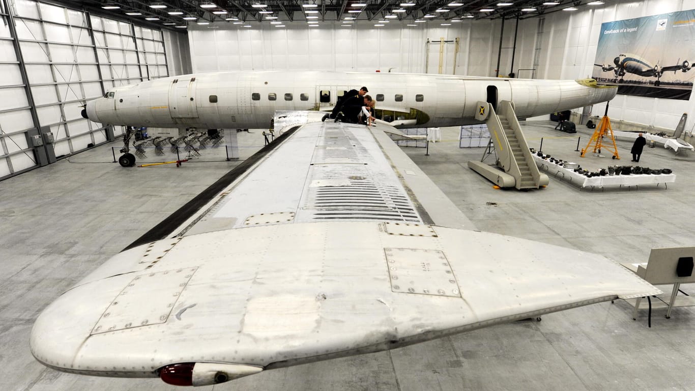 Die "Königin der Lüfte" bei Restaurierungsarbeiten im Jahr 2008 in den USA: Jetzt kommt das Flugzeug nach Deutschland.