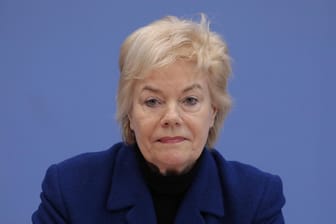Die frühere CDU-Politikerin Erika Steinbach führt die Desiderius-Erasmus-Stiftung: Eine Umbenennung in Gustav-Stresemann-Stiftung ist verboten.
