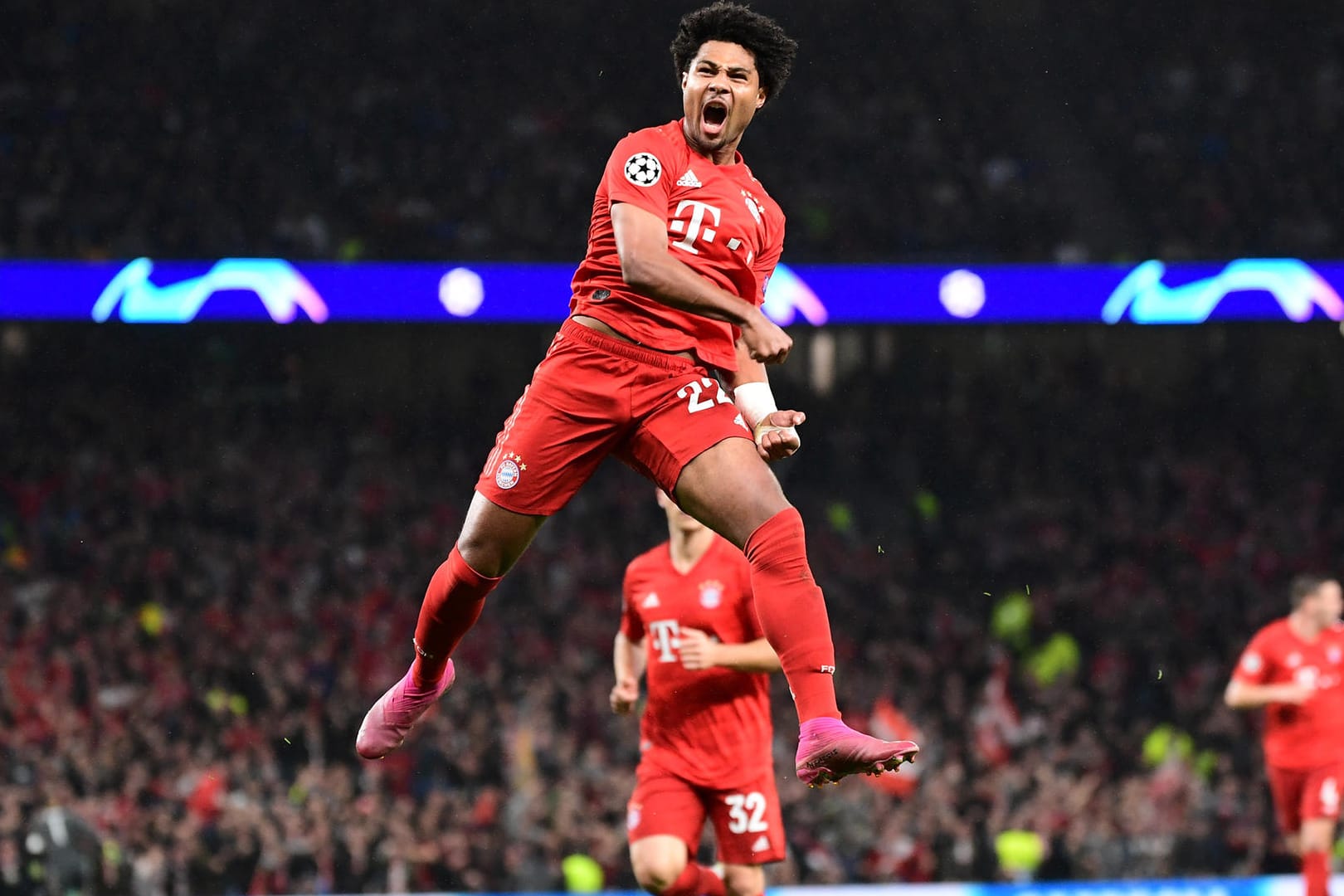 Jubel bei Bayerns Nationalspieler Serge Gnabry über seinen Doppelpack gegen Tottenham.