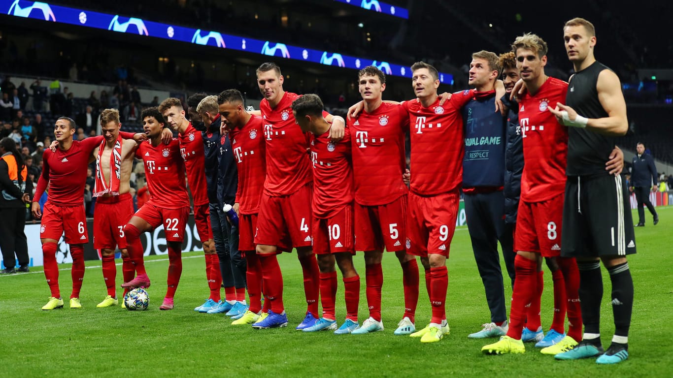 Mit einem furiosen 7:2 bei Tottenham Hotspur hat der FC Bayern München die Tabellenführung in Champions-League-Gruppe B ausgebaut. Dabei überragte ein Außenstürmer. Die t-online.de-Noten zum Durchklicken.