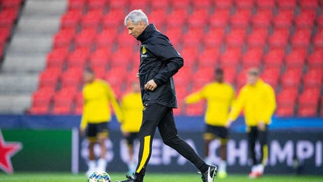 Nach der Kritik an dürftigen Leistungen will Trainer Lucien Favre mit dem BVB gegen Slavia Prag wieder für einen klaren Erfolg sorgen. Nach der Kritik an dürftigen Leistungen will Trainer Lucien Favre mit dem BVB gegen Slavia Prag wieder für einen klaren Erfolg sorgen.