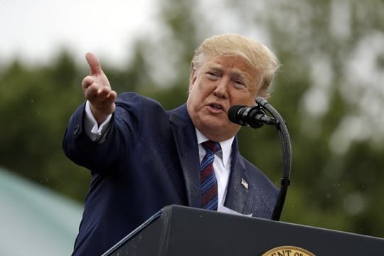 In der Ukraine-Affäre wächst der Druck auf US-Präsident Trump.