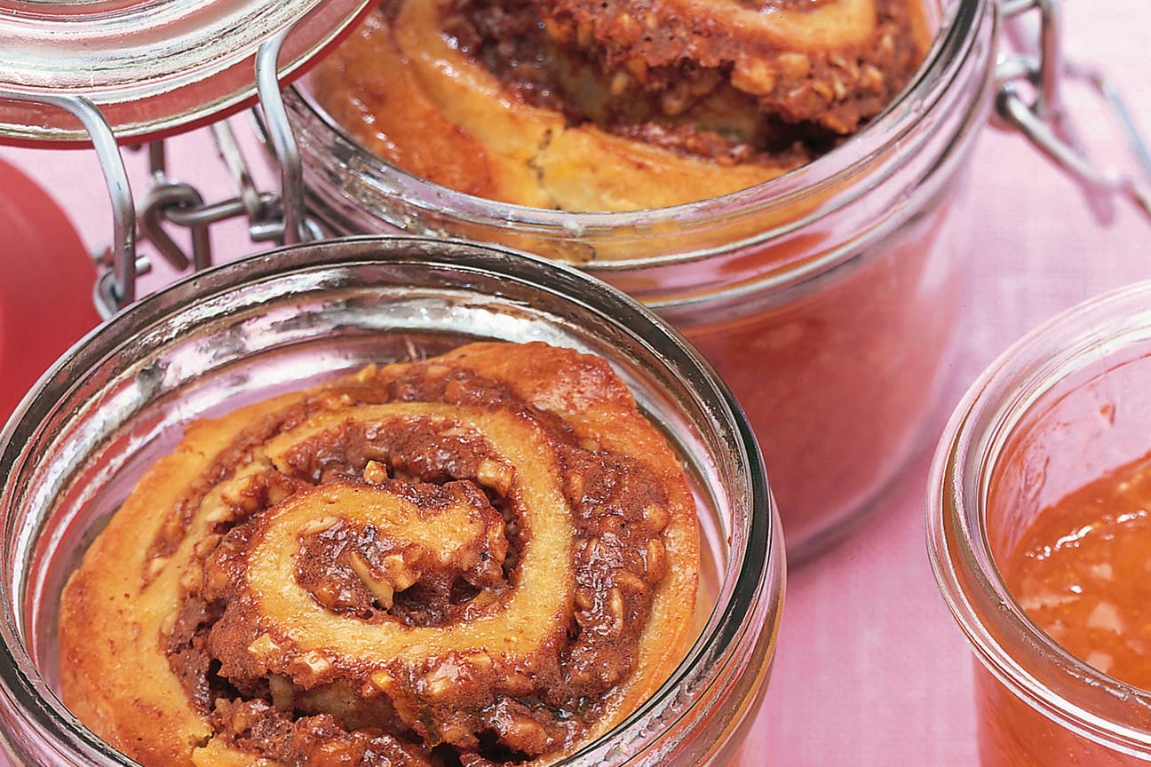 Kleine Kuchen im Einmachglas: So lassen sie sich ohne großen Aufwand transportieren.