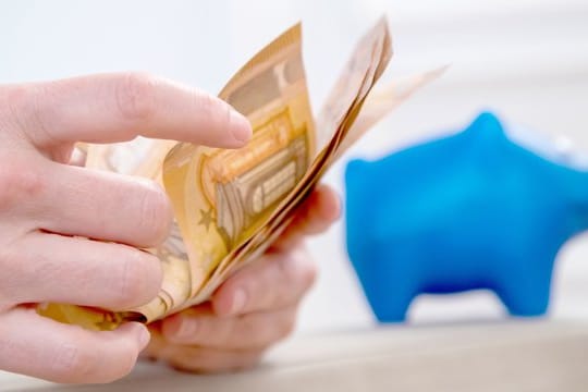 Wie viel Geld steht mir zu? Banken dürfen die Verzinsung für Sparverträge nicht einfach so ändern - dafür gibt es Regeln. Wie viel Geld steht mir zu? Banken dürfen die Verzinsung für Sparverträge nicht einfach so ändern - dafür gibt es Regeln.