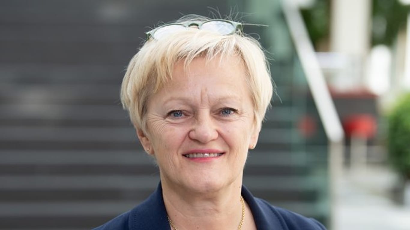 Ein Gericht hat Beschimpfungen gegen die Grünen-Politikerin Renate Künast wie "Stück Scheisse" als zulässig bewertet.