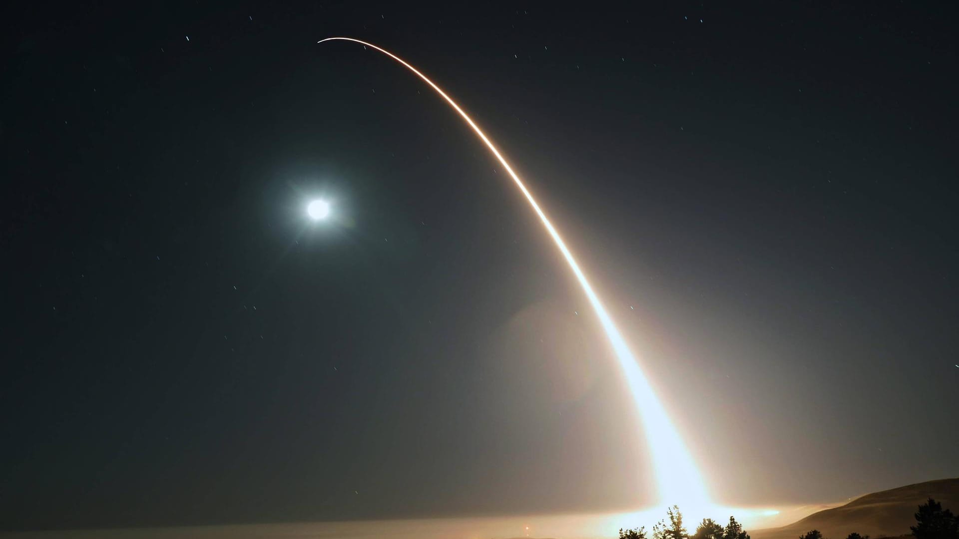 Der Start einer Minuteman III Rakete im Februar: Eine baugleiche Interkontinentalrakete wurden jetzt erneut getestet.