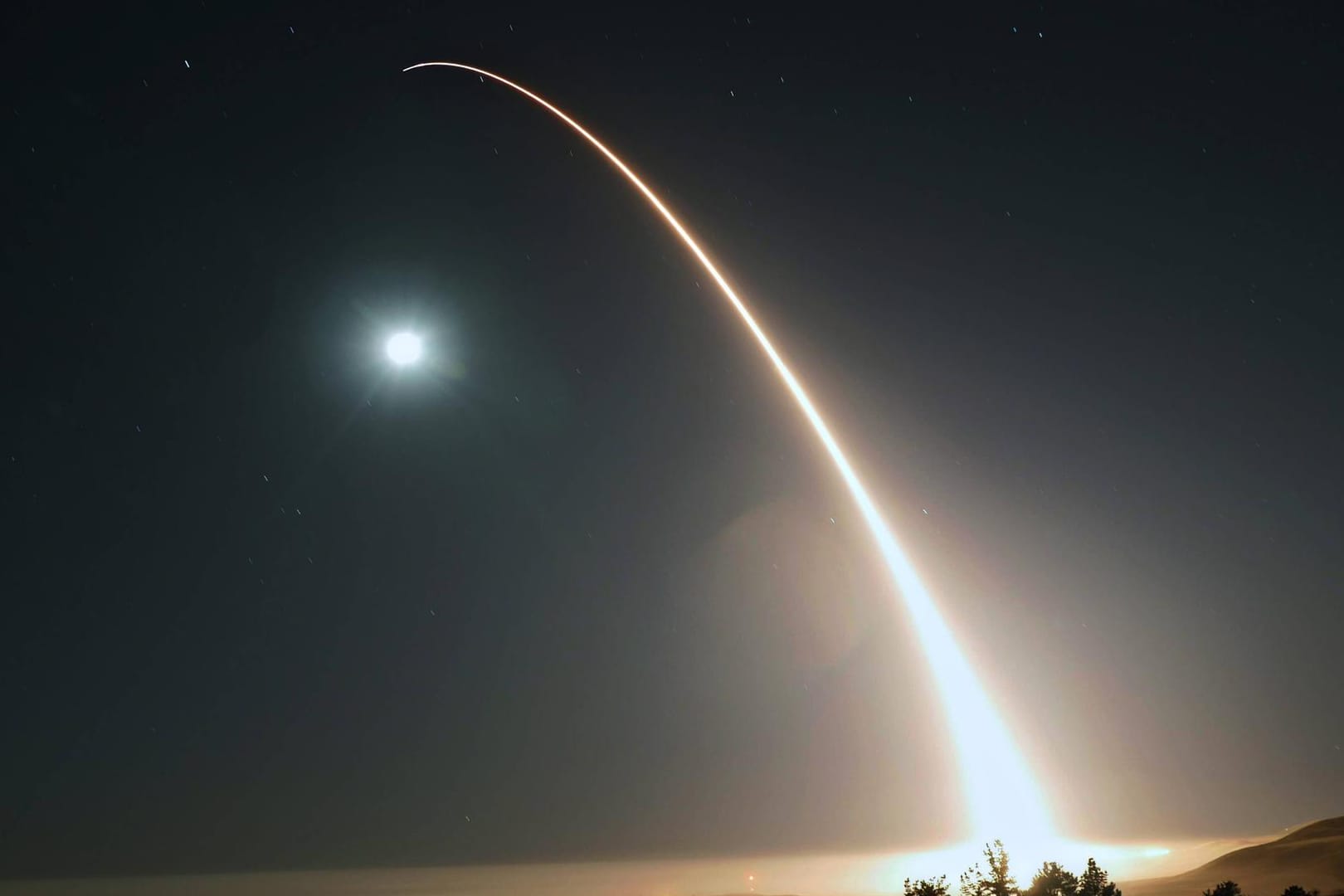 Der Start einer Minuteman III Rakete im Februar: Eine baugleiche Interkontinentalrakete wurden jetzt erneut getestet.