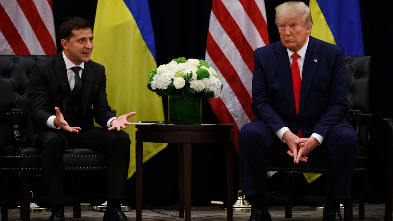 Begenung in New York: Die Affäre von US-Präsident Donald Trump (r.) bringt auch seinen jungen ukrainischen Amtskollegen Wolodymyr Selenskyj in Bedrängnis.
