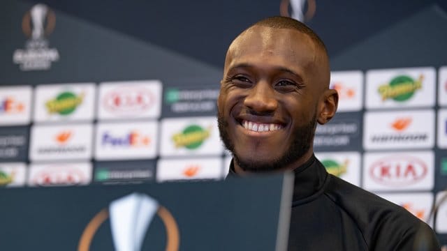 Freut sich auf das Spiel in seiner ehemaligen Heimat: Wolfsburgs Kapitän Josuha Guilavogui. Freut sich auf das Spiel in seiner ehemaligen Heimat: Wolfsburgs Kapitän Josuha Guilavogui.