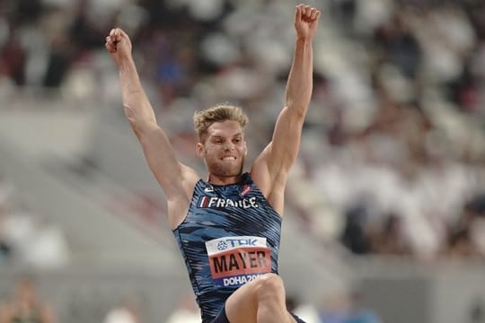 Liegt nach dem ersten Zehnkampf-Tag auf Rang drei: Weltrekordler Kevin Mayer aus Frankreich beim Weitsprung.