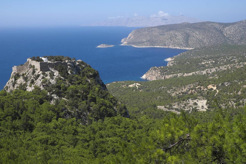 Blick auf die Küste von Rhodos: Das Zentrum des Seebebens lag circa 17 Kilometer von der Insel entfernt. (Archivbild)