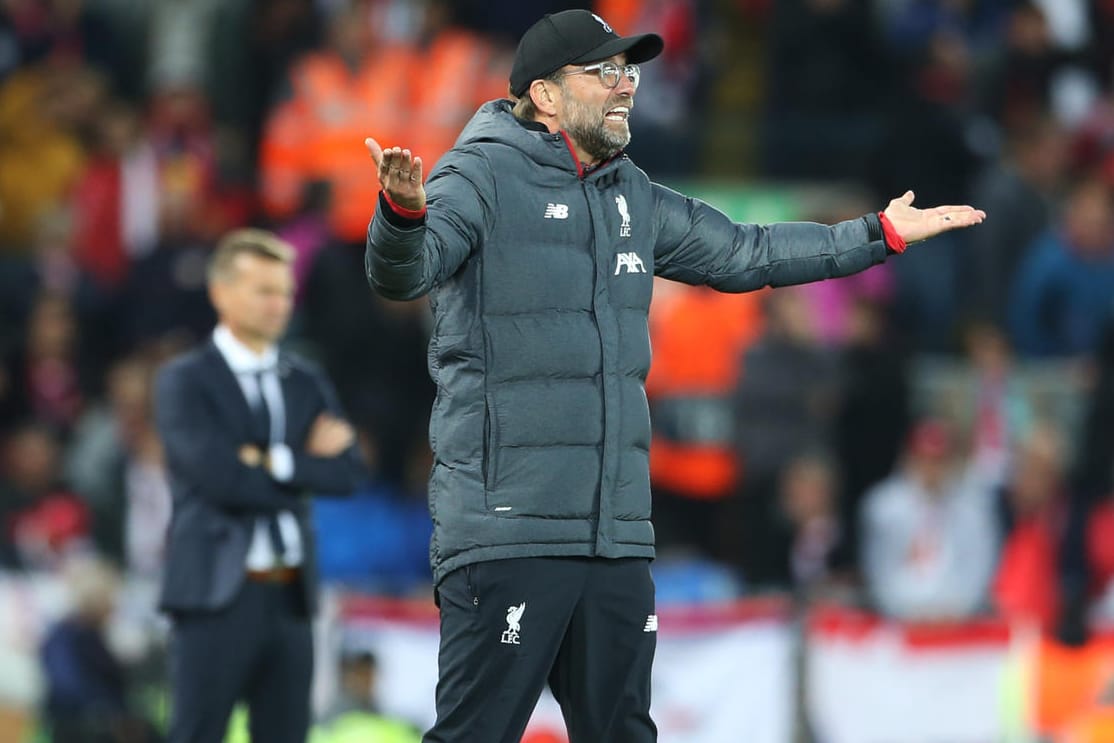 Jürgen Klopp überrascht: Sein FC Liverpool verspielte zunächst eine 3:0-Führung, bevor Mo Salah den erlösenden Treffer zum 4:3 erzielte.