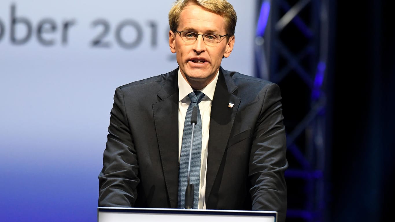 Daniel Günther (CDU), Ministerpräsident von Schleswig-Holstein, auf dem Festakt zum Tag der Deutschen Einheit in Kiel.