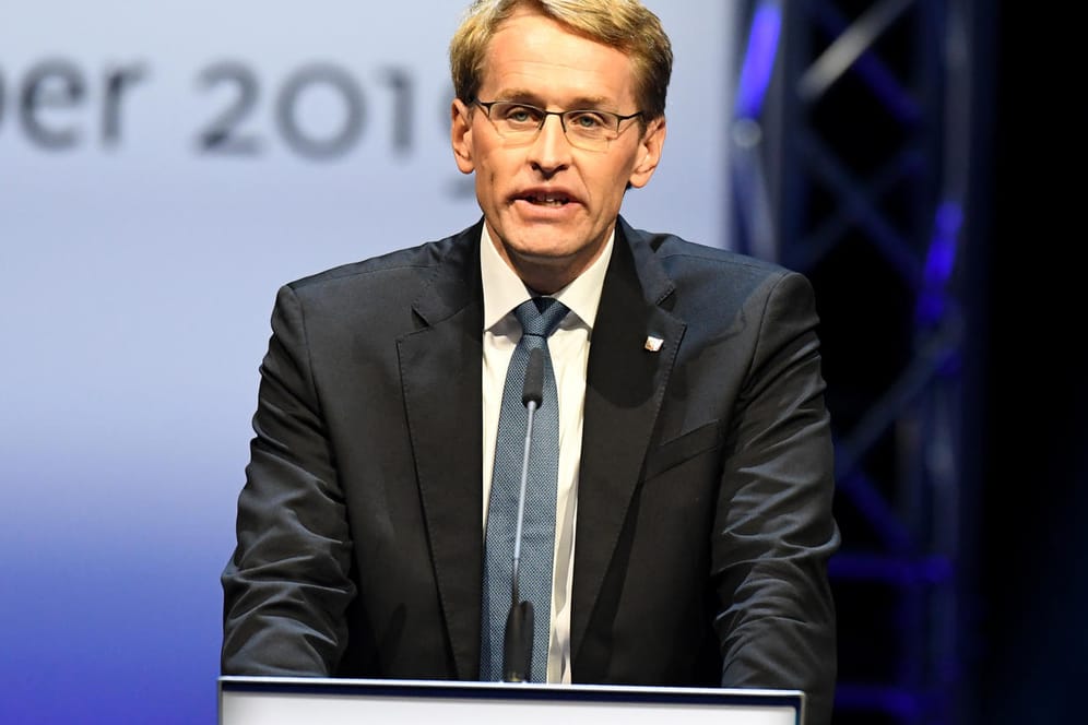 Daniel Günther (CDU), Ministerpräsident von Schleswig-Holstein, auf dem Festakt zum Tag der Deutschen Einheit in Kiel.