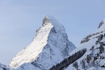 Das Matterhorn gehört zu den berühmtesten Bergen in den Alpen.