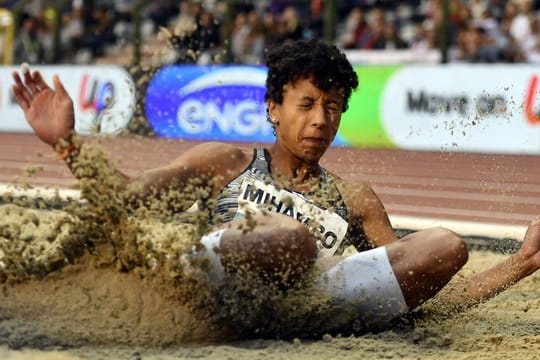 Weitspringerin Malaika Mihambo geht selbstbewusst und zuversichtlich in ihren Wettkampf bei der Leichtathletik-WM.