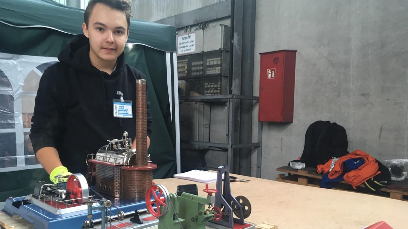 Der 14-jährige Niklas Hainbach: Die Welt der Dampfmaschine ist sein "Nebenhobby".