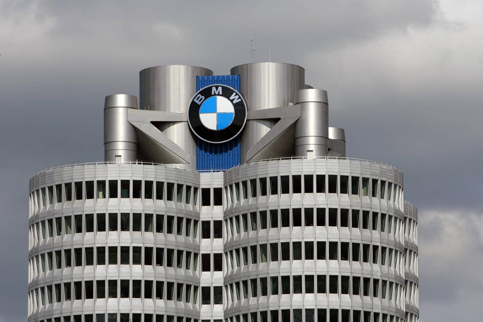 BMW-Werk in München: BMW will die Gespräche über das Sparpaket bis Ende 2019 abschließen.