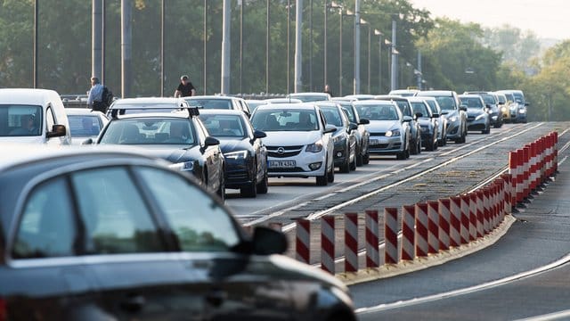 Die Regierung plant die Pendlerpauschale zu erhöhen.