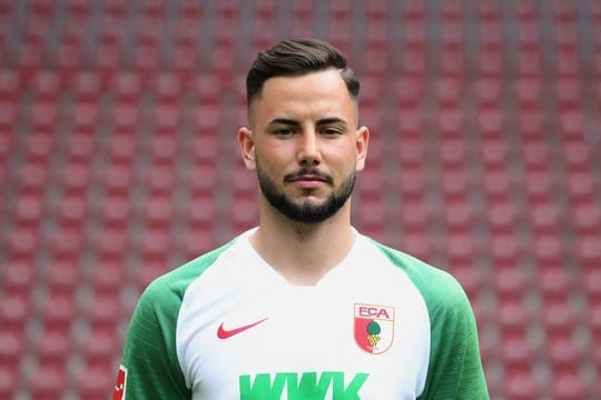Der FC Augsburg muss voraussichtlich auch bei Borussia Mönchengladbach auf Flügelstürmer Marco Richter verzichten.