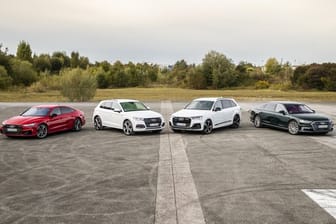 Die großen Audi-Modelle A7 (l-r), Q5, Q7 und A8 gibt es bald auch wieder mit einem Plug-In-Hybrid als Antrieb.