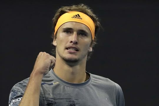 Nach dem Sieg über Sam Querrey aus den USA steht Alexander Zverev im Halbfinale des Turniers in Peking.