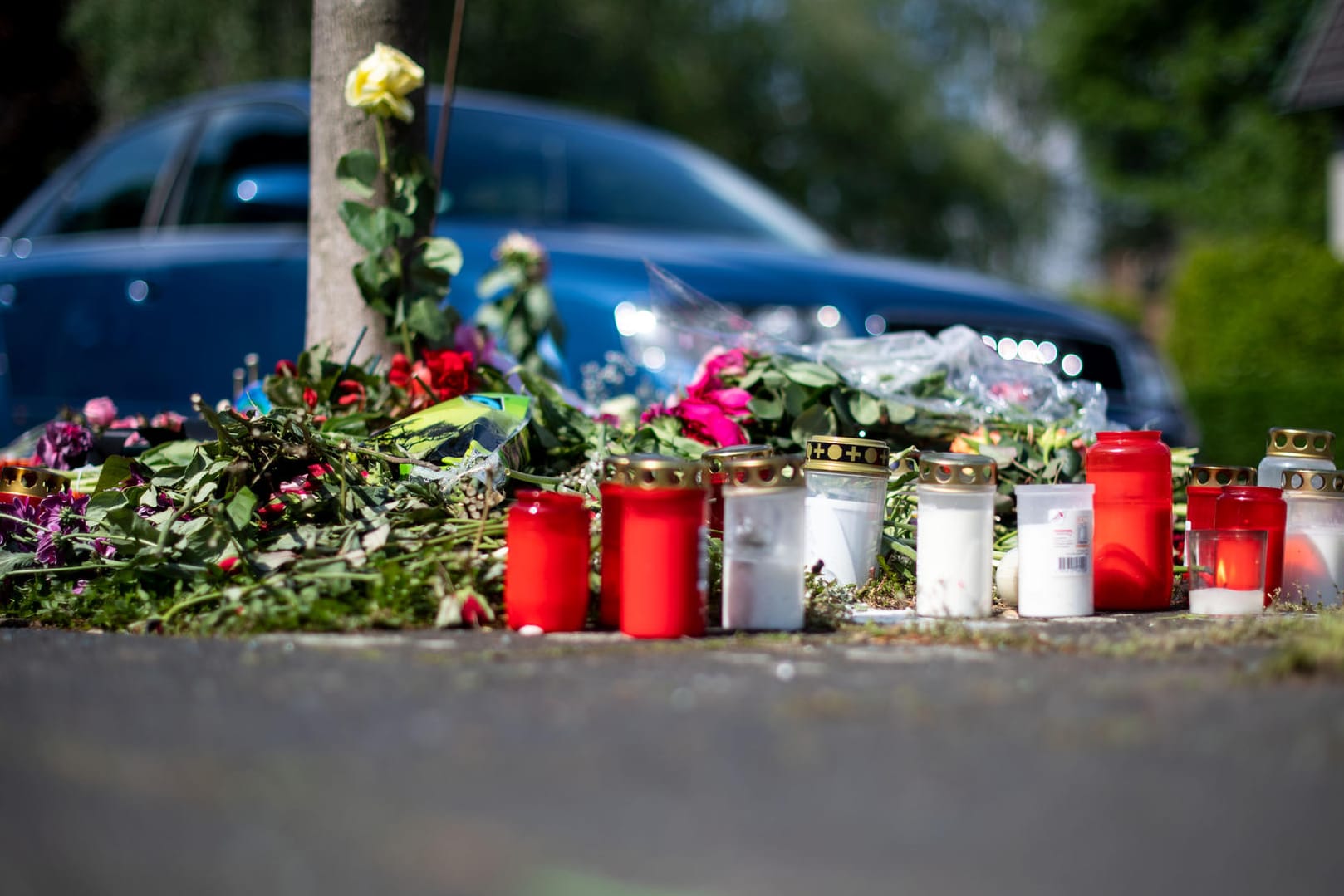 Unfallstelle nach mutmaßlichem Autorennen: Der Unfallfahrer ist wegen Mordes angeklagt worden.
