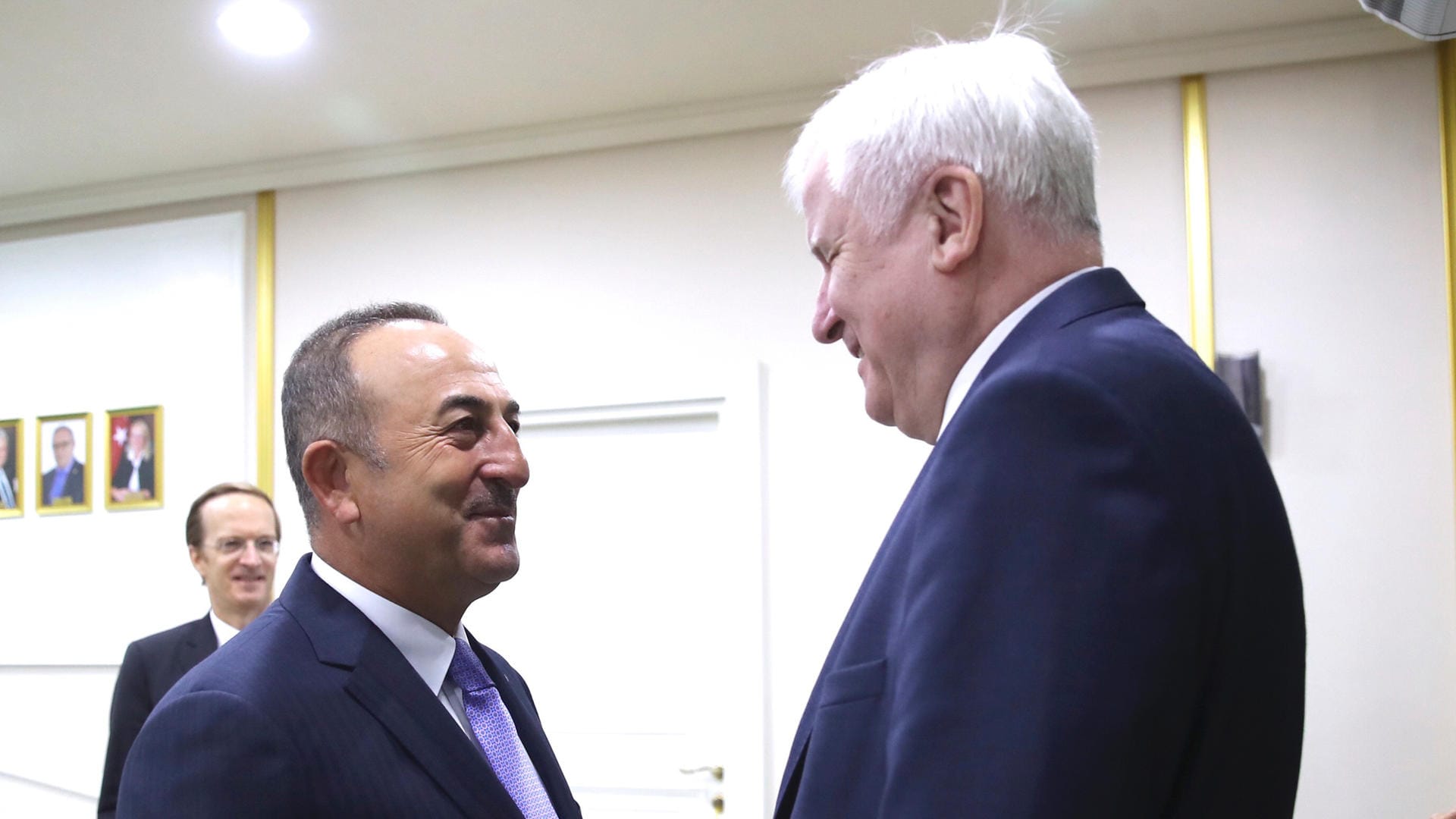 Horst Seehofer mit dem türkischen Außenminister Mevlüt Cavusoglu: "Es gibt viele Regierungen, unsere eingeschlossen, die da ihre Probleme haben."