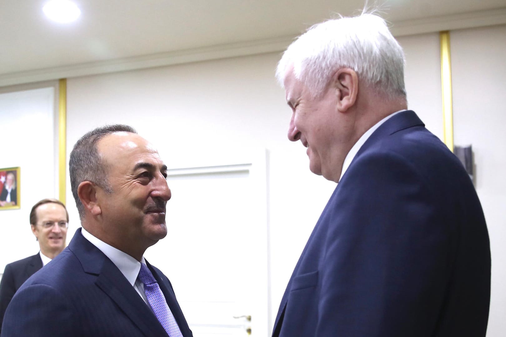 Horst Seehofer mit dem türkischen Außenminister Mevlüt Cavusoglu: "Es gibt viele Regierungen, unsere eingeschlossen, die da ihre Probleme haben."