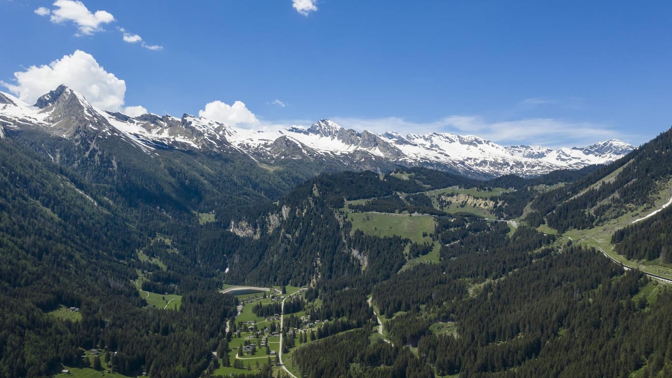 Tessiner Landschaft (Symbolbild): Eine Deutsche ist in dem Schweizer Kanton verunglückt.
