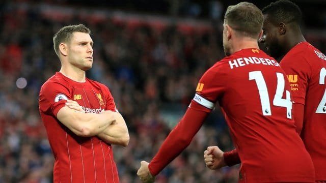 Liverpools James Milner (l) bejubelt sein Elfmetertor zum 2:1 in der Nachspielzeit. Liverpools James Milner (l) bejubelt sein Elfmetertor zum 2:1 in der Nachspielzeit.