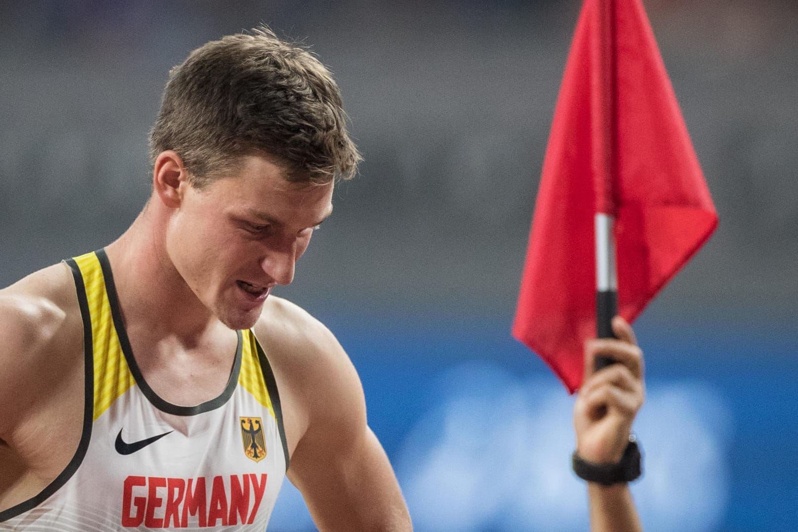 Enttäuscht: Thomas Röhler nach seinem Ausscheiden im Speerwurf-Wettbewerb bei der Leichtathletik-WM in Doha.