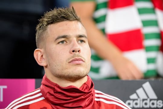 Der FC Bayern München will den französischen Nationalspieler Hernandez nicht für die anstehenden Länderspiele abstellen.