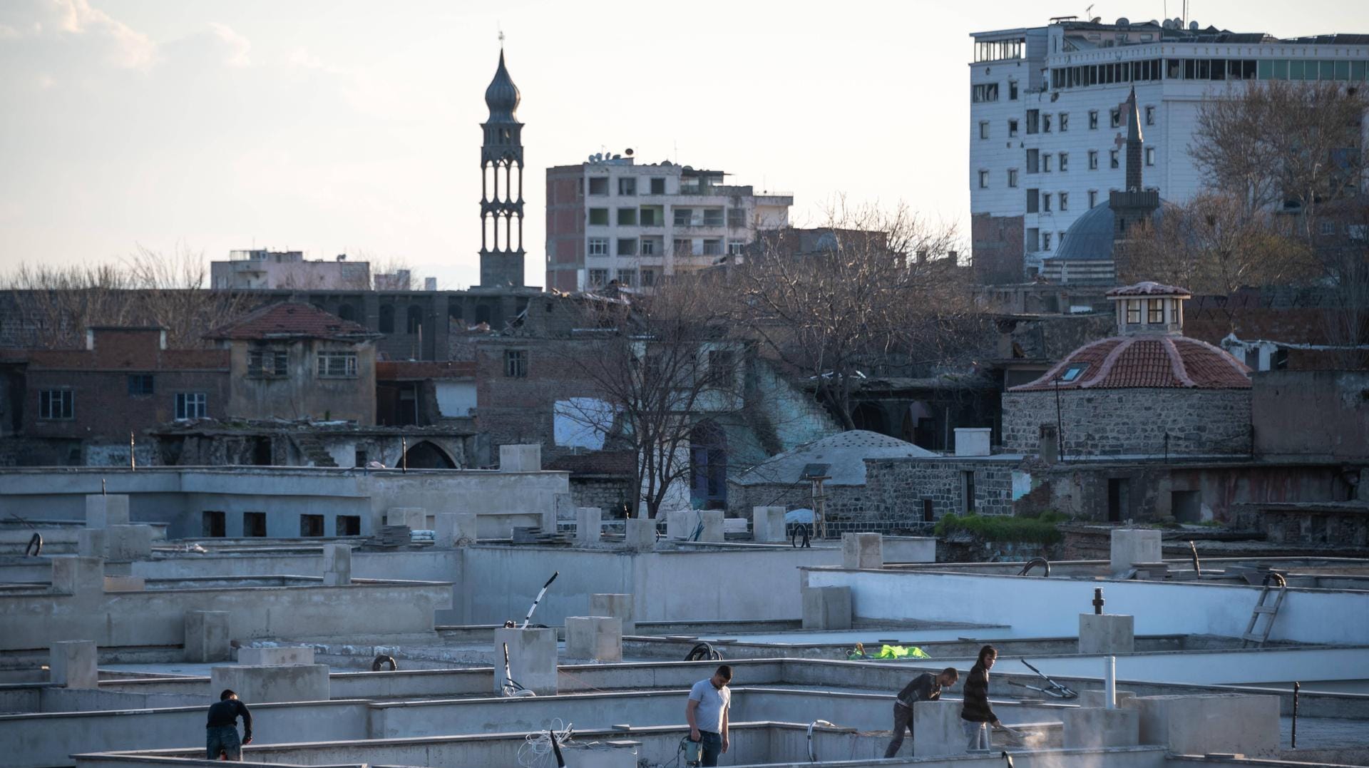 Diyarbakir (Archivbild): In der Stadt soll eine Erzieherin aus Hamburg verhaftet worden sein.