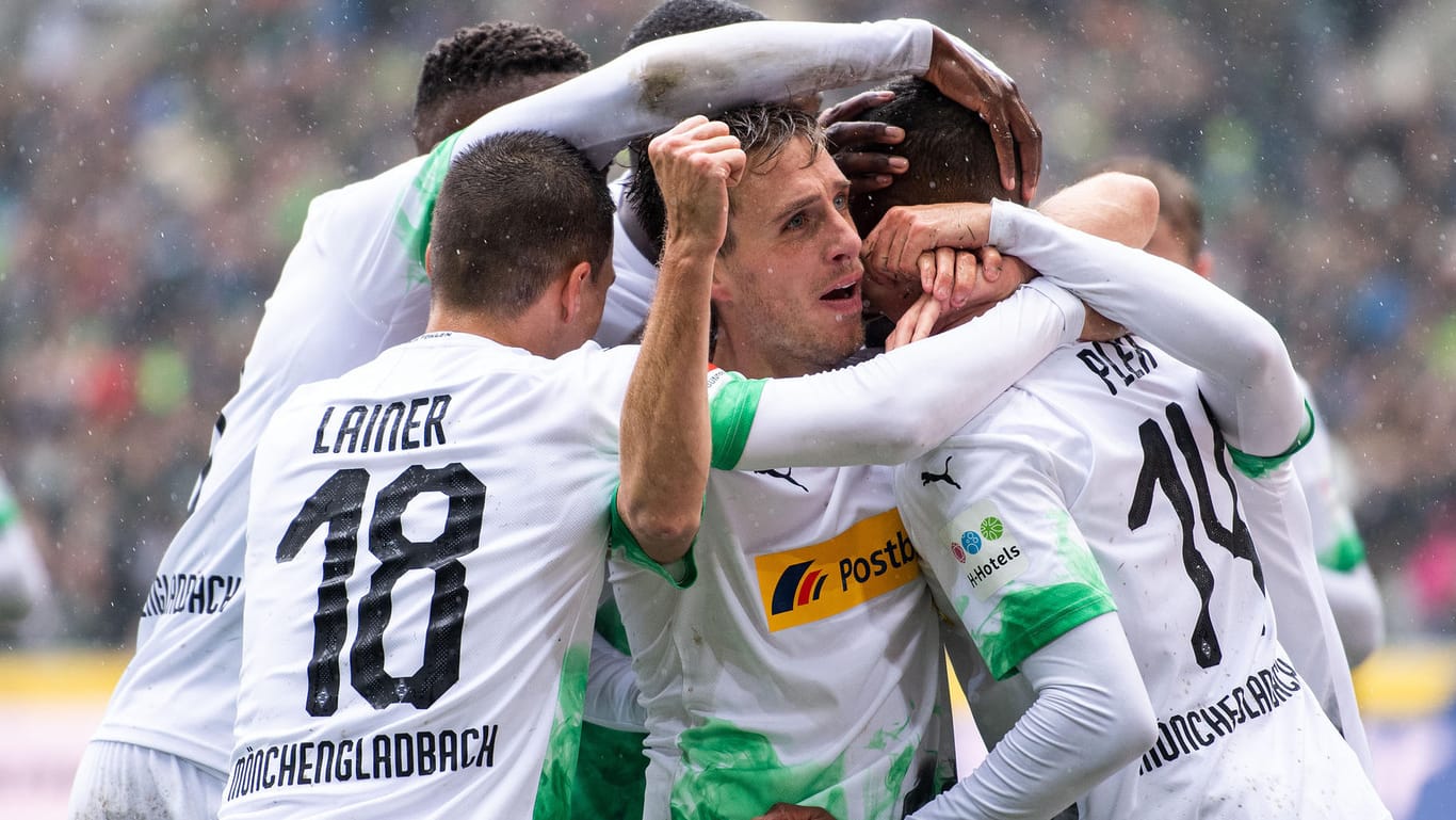 Borussia Mönchengladbach überrollte den FC Augsburg in der Anfangsphase.