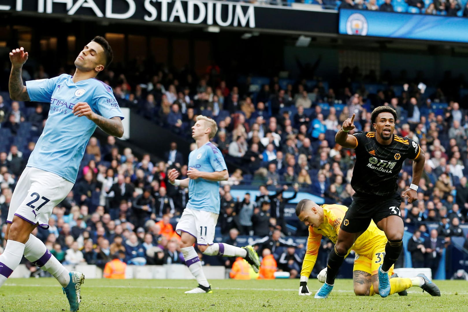 Manchester City gegen Wolverhampton: Adama Traore trifft für die Wolves.