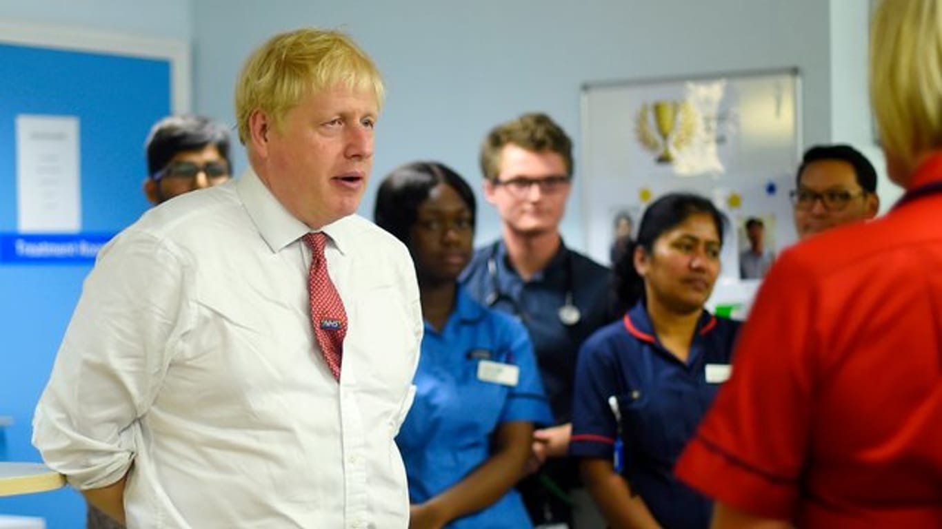 Premier Boris Johnson bei einem Besuch in Watford.