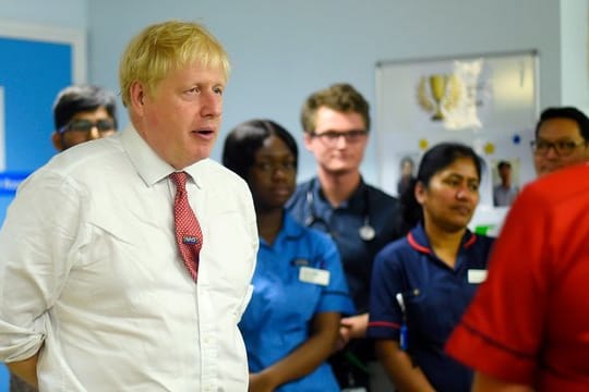 Premier Boris Johnson bei einem Besuch in Watford.