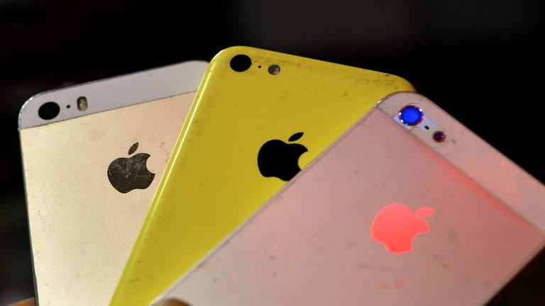 Mehrere ältere iPhone-Modelle bilden einen Fächer: Beim iPhone 6s und iPhone 6s Plus haben sich schwere Produktionsfehler eingeschlichen.