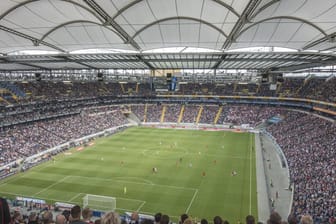 Ein Blick in die Commerzbank-Arena: Das Stadion der Eintracht Frankfurt soll ausgebaut werden.