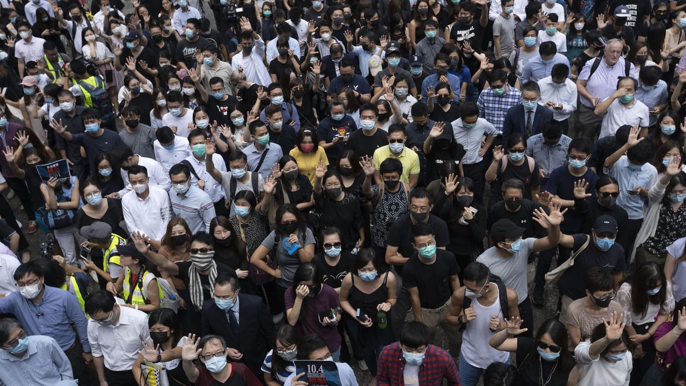 Massenproteste in Hongkong: Wie lange wird Peking die Demokratie-Demonstranten noch gewähren lassen?