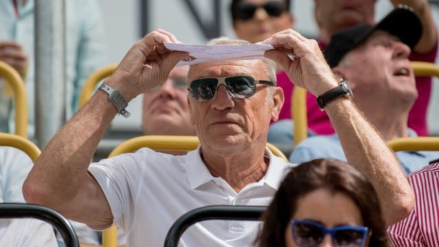 Eduard Geyer 2017 als Zuschauer auf der Tribüne bei einem Fußballspiel in Dresden. Eduard Geyer 2017 als Zuschauer auf der Tribüne bei einem Fußballspiel in Dresden.