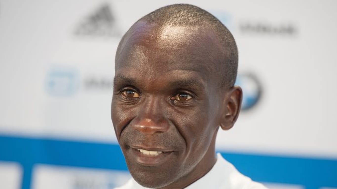 Der Kenianer Eliud Kipchoge will mit großer Unterstützung den Marathon unter zwei Stunden laufen.
