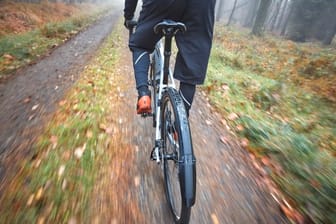 Ein Hartz-IV-Empfänger klagte: Das Gericht Celle hält eine tägliche Fahrradfahrt von zehn Kilometern für angemessen.