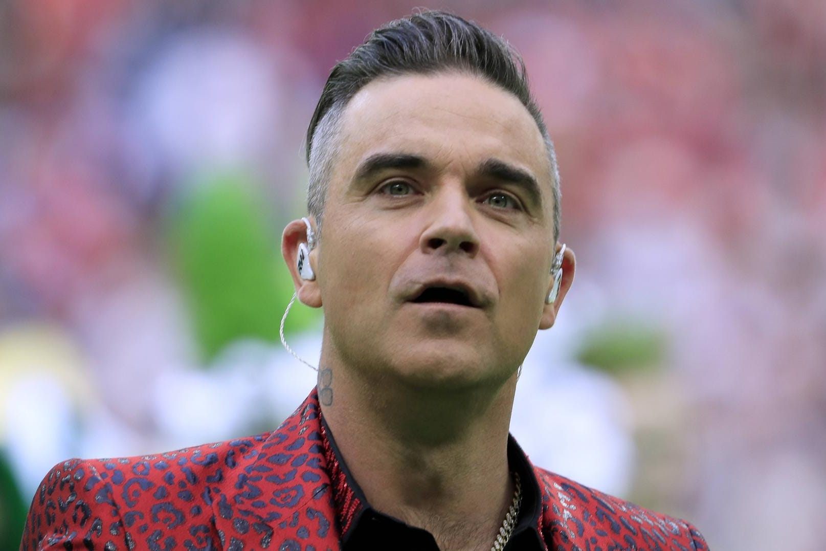 Robbie Williams: Der Superstar zeigt in einem überraschenden Video seine neue Spielwiese zu Hause, die genügend Platz für seine ganze Familie bietet.