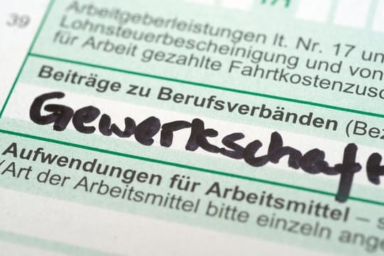 Der Mitgliedsbeitrag für eine Gewerkschaft kann als Werbungskosten geltend gemacht werden. Der Mitgliedsbeitrag für eine Gewerkschaft kann als Werbungskosten geltend gemacht werden.